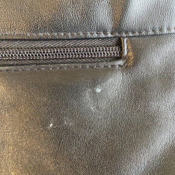 COLETTA Black Leather Shoulder Bag With Gold Hardware - Picture 10 of 12